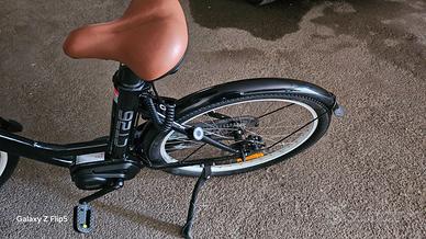 Bici elettrica con pedalata assistita