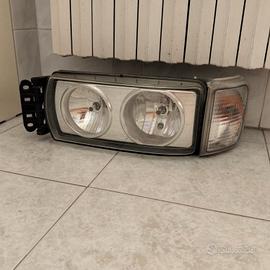 Faro anteriore sinistro Iveco Stralis