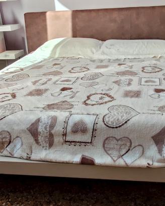 Camera da letto matrimoniale di lusso completa 