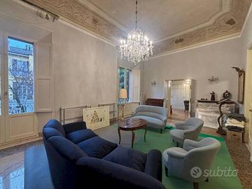 Appartamento di 200 m² con più di 5 locali a Bolog
