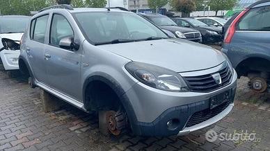 Dacia sandero anno 2012 benzina gpl ricambi