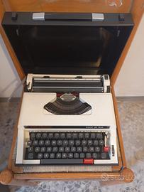 Macchina da scrivere vintage 