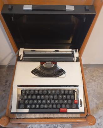 Macchina da scrivere vintage 