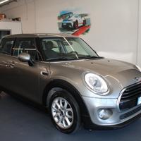Mini Cooper D IV F55 2018 5p 1.5 Business auto