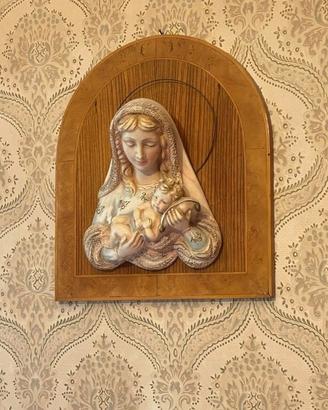 Pannello con Madonna e bambino.