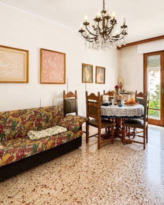 Appartamento di 85 m² con 4 locali e posto auto a 