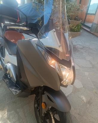 HONDA INTEGRA DCT  2014  TOP  28.000  KM € 3000