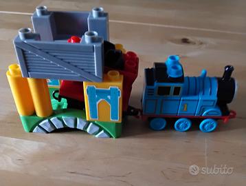 Trenino Thomas con carretto portacarbone  +ponte 