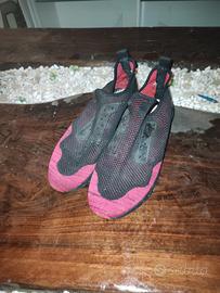 Scarpe sportive n°45 – senza lacci e solette  