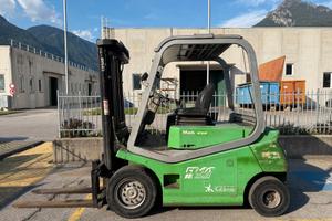 CARRELLO ELEVATORE CESAB MAK 450