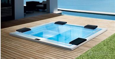 mini-piscina  idromassaggio da esterno usata 