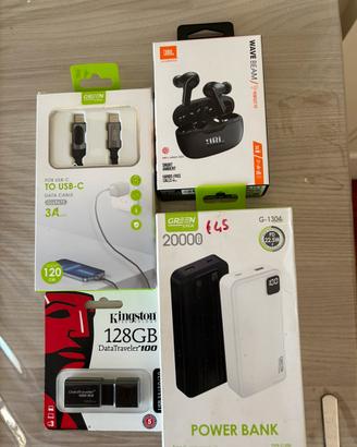 A Stock Power Bank Auricolari USB Cavi