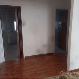 Appartamento libero da arredi in zona umbertina