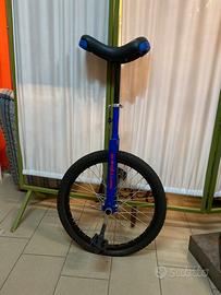 NUOVO Monociclo B-Square