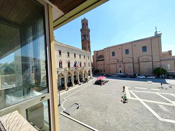 CAVARZERE CENTRO - APPARTAMENTO SIGNORILE CON GARA