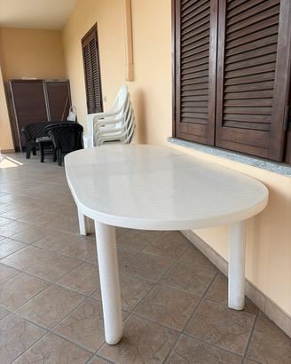 Tavolo e Sedie da giardino in plastica-6 posti