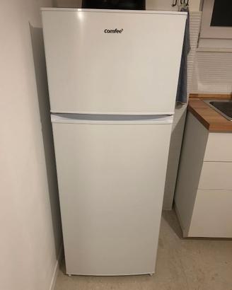 Frigorifero Comfee RCT210WH2(E)