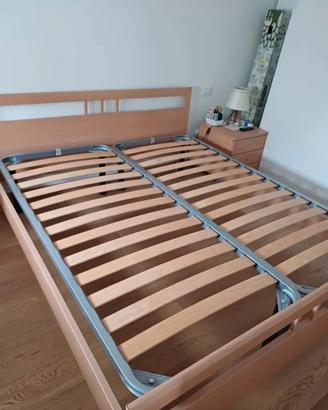 Letto matrimoniale in legno 