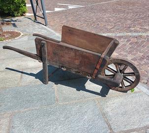 Carriola in legno 