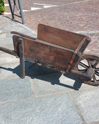 Carriola in legno 
