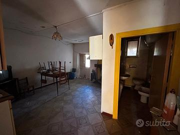 Unità collabente di 70mq su terreno di 1160mq