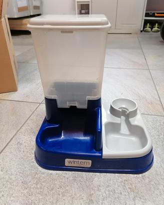 Dustributore automatico cibo e acqua 