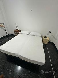 base in ferro matrimoniale + 2 materassi singoli