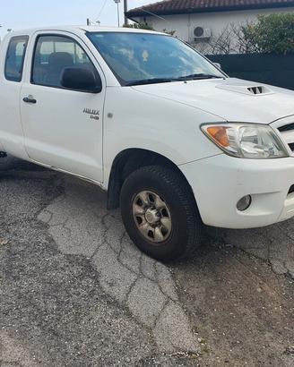 Toyota Hilux 2.5 D4D 120CV 4x4 Cab. Corta