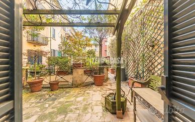 3 LOCALI CON TERRAZZO