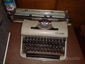 machina da scrivere 