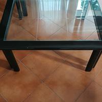 Tavolino basso  da salotto in legno nero e vetro 
