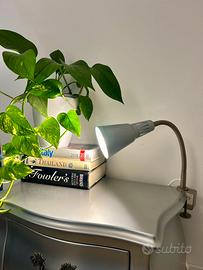 Lampada da scrivania/ comodino orientabile