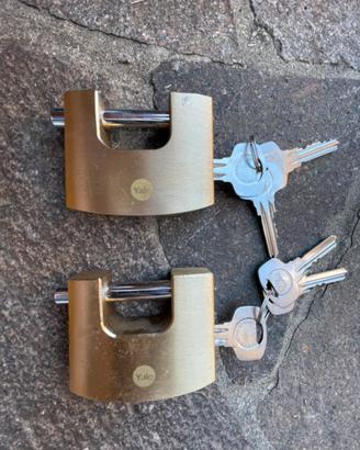 2 lucchetti Yale