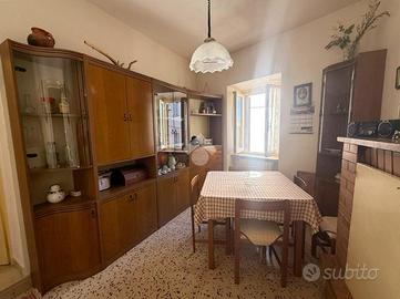 CASA SEMINDIPENDENTE A AMELIA