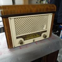 RADIO PHILIPS CON GIRADISCHI A SOPRAMMOBILE