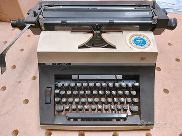 Macchina da scrivere Triumph