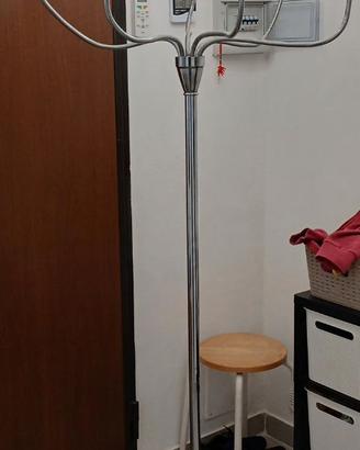 Lampada con accensione a piede