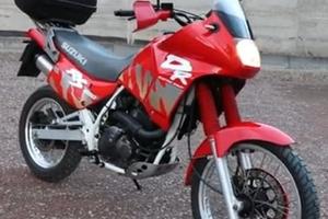 SUZUKI DR 650 RSE