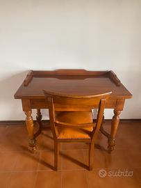 Scrivania e sedia anni 80