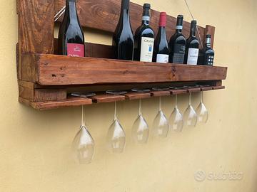 Mensola per bottiglie e calici