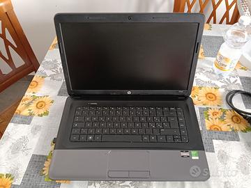  pc HP  portatile buono stato  completo 
