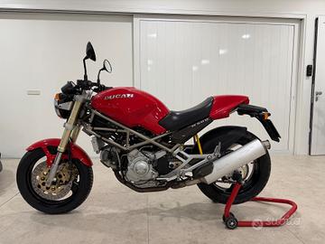 Ducati Monster 900 del 1993 conservato, pari al nu