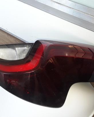 STOP FANALE POSTERIORE A LED DESTRO TOYOTA Aygo X