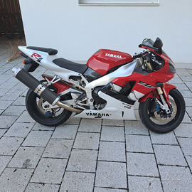 Yamaha R1