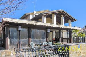 Palazzo / Stabile - Mossa