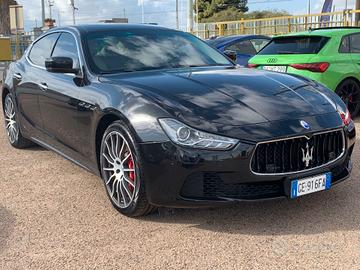 Maserati Ghibli V6 Diesel 275 CV 2016 da vetrina