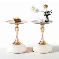 Due tavolini per salotto oppure camera da letto