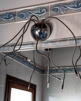 lampada con bracci flessibili e orientabili