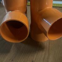 Raccordo in pvc rosso a ti da Mmm 60