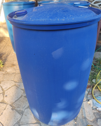 Fusto / barile / cisterna 220 litri plastica hdpe